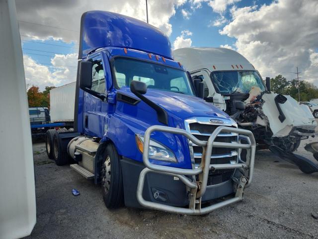  Salvage Freightliner Cascadia 1