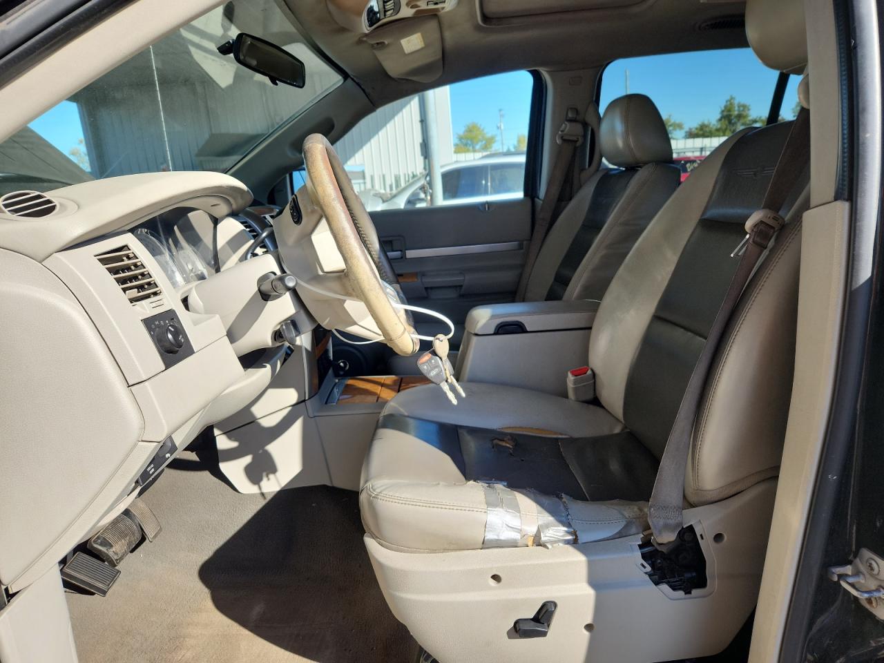 Chrysler Aspen Limited Image 13