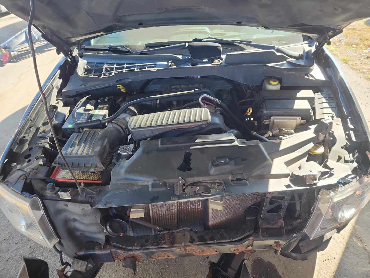 Chrysler Aspen Limited Image 9