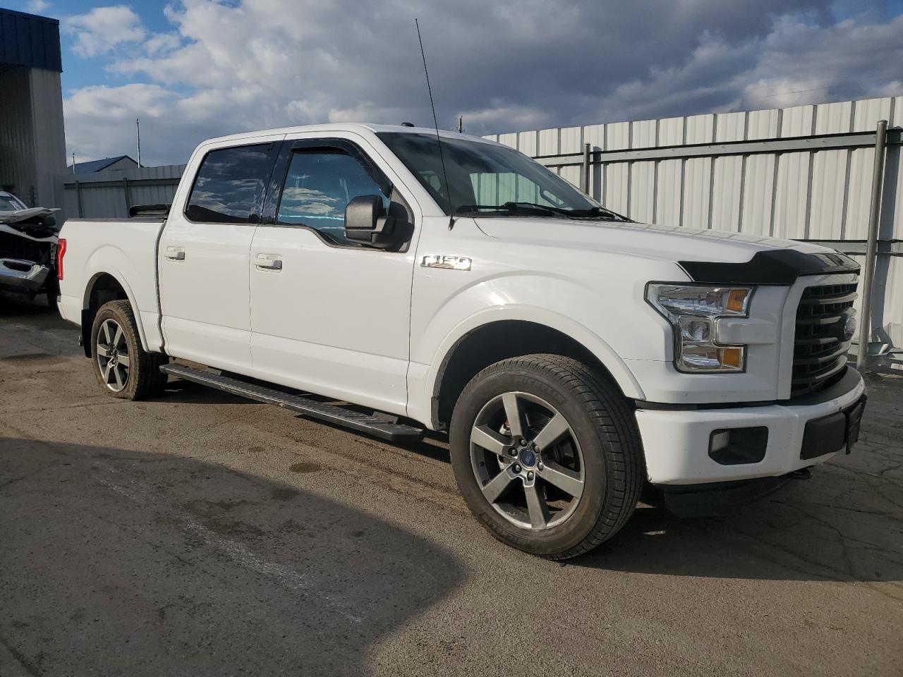Ford F-150 Supercrew Image 6