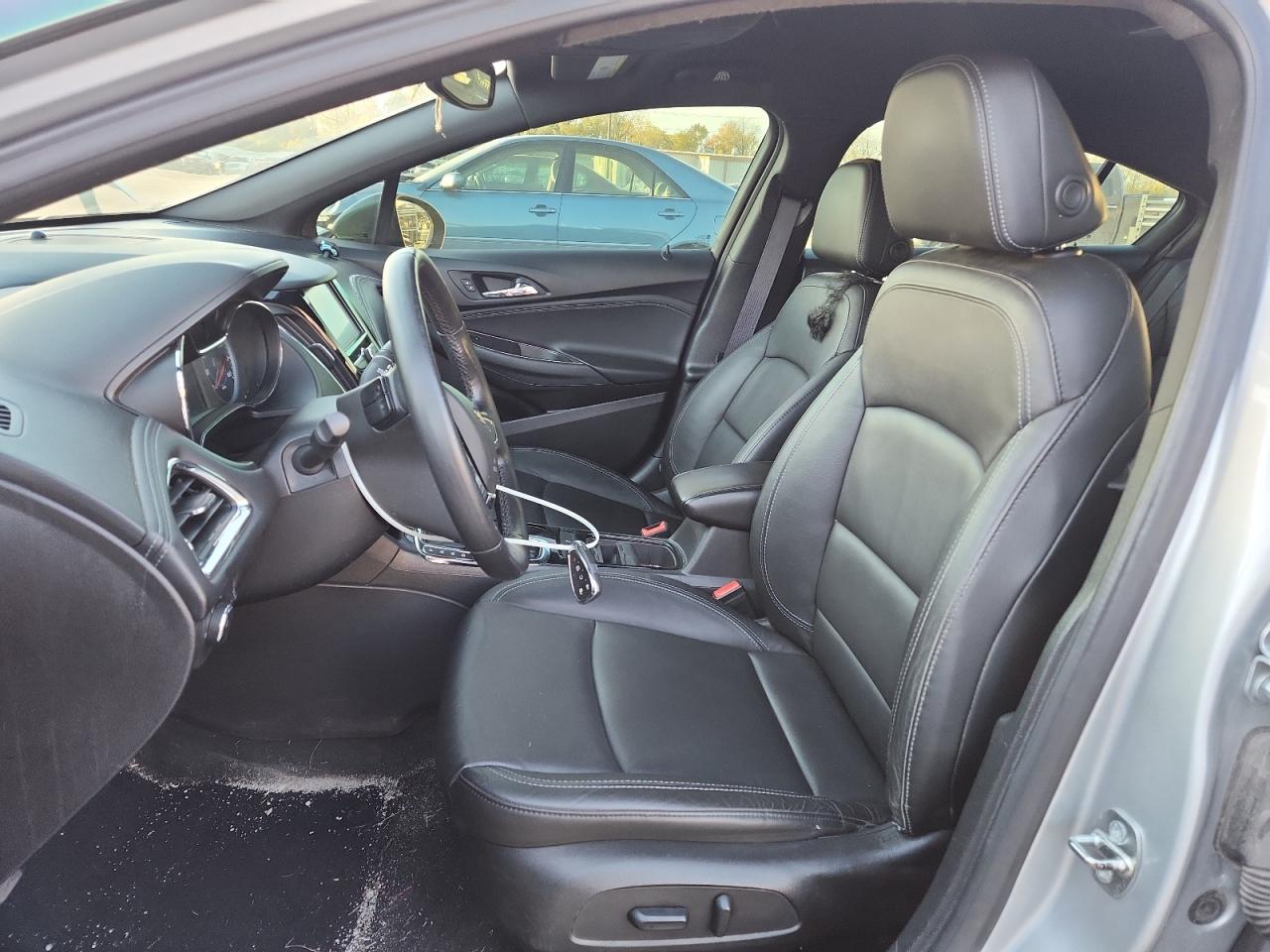 Chevrolet Cruze Premier Image 2