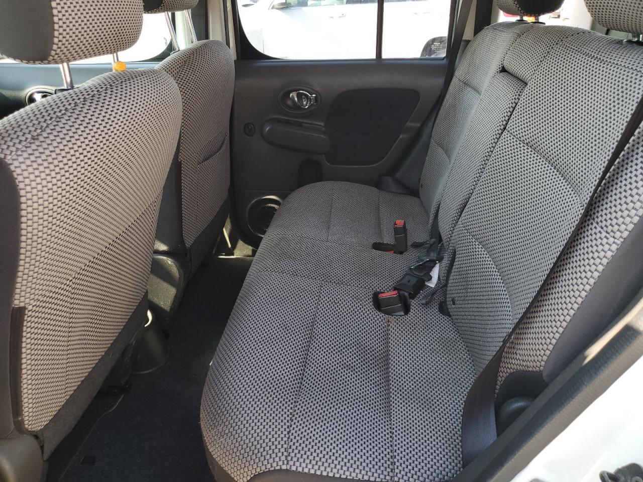 Nissan cube Base Image 2