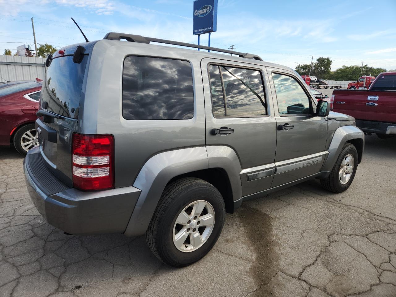 Jeep Liberty Sport Image 7