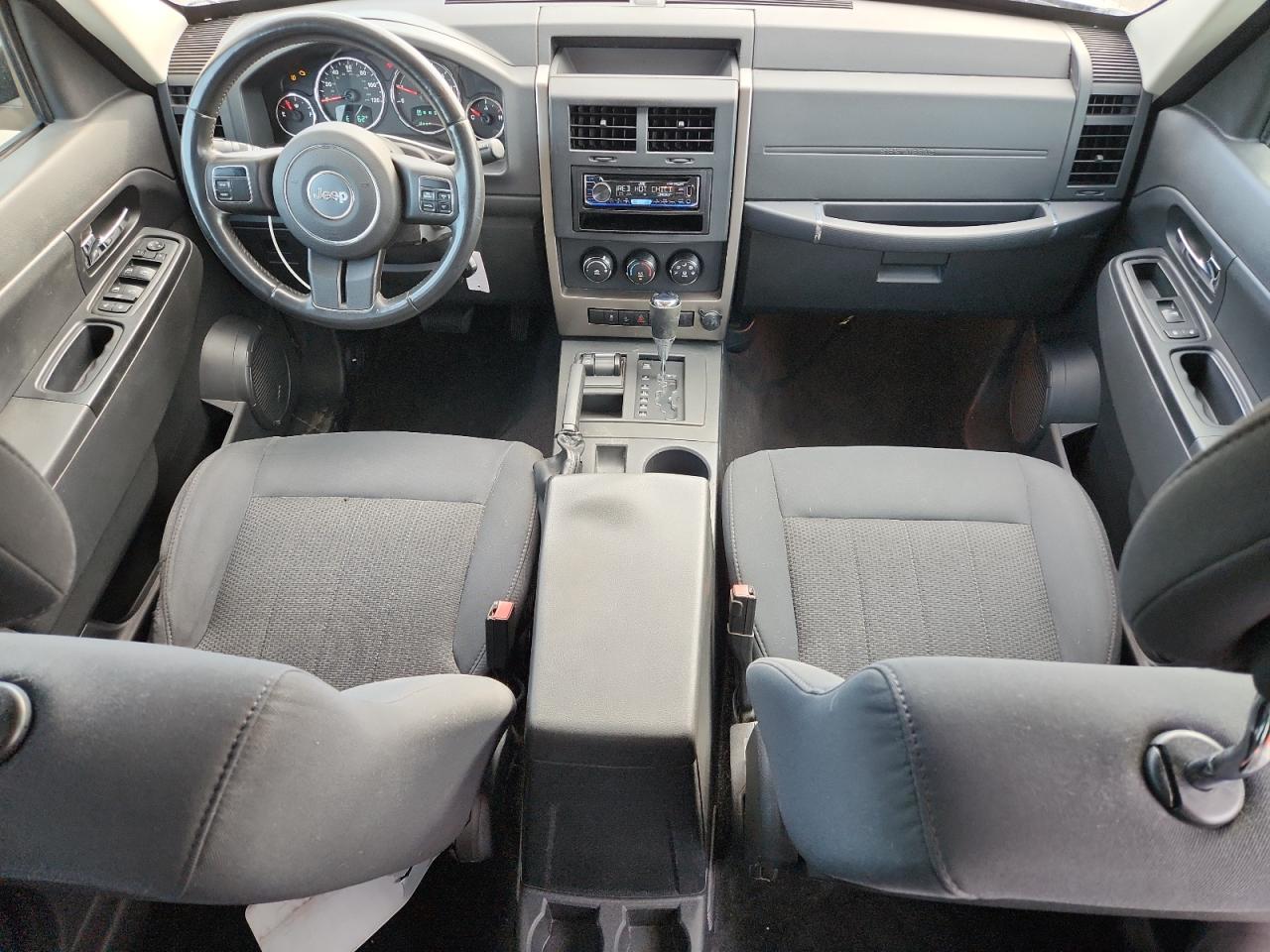 Jeep Liberty Sport Image 6