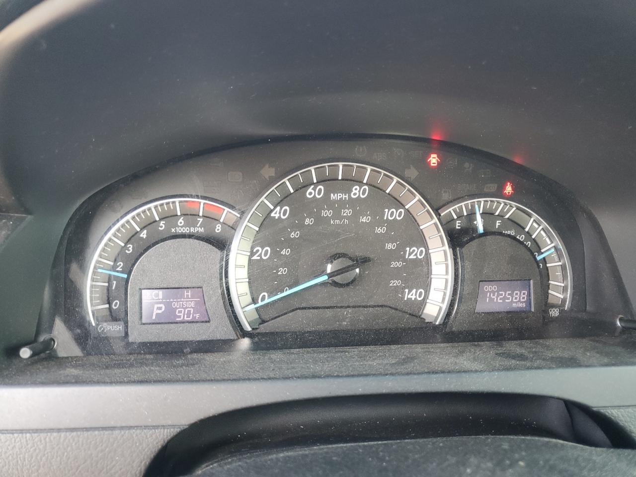 Toyota Camry Base Image 6