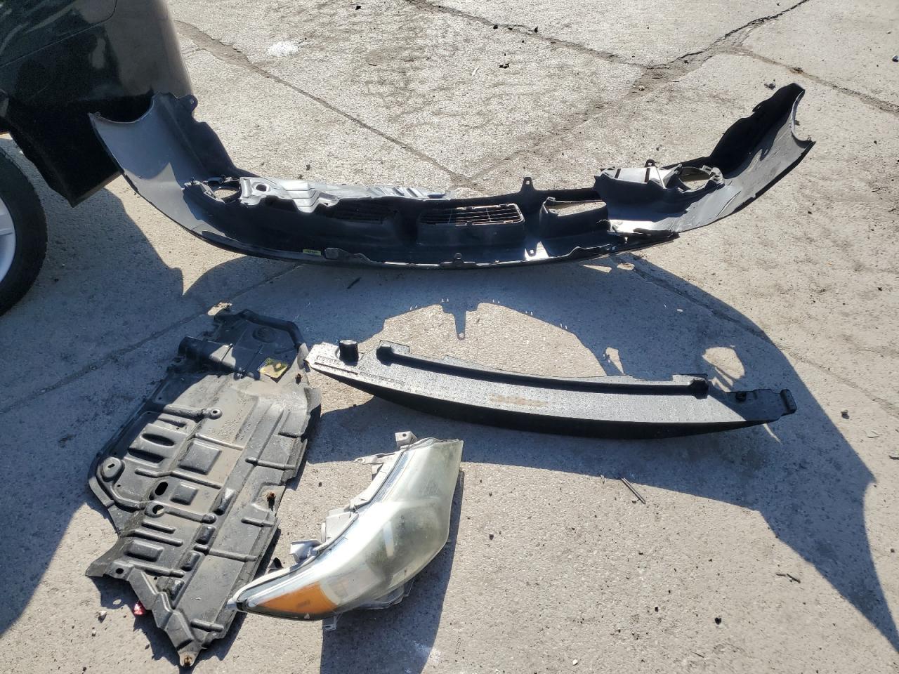 Toyota Camry Base Image 13