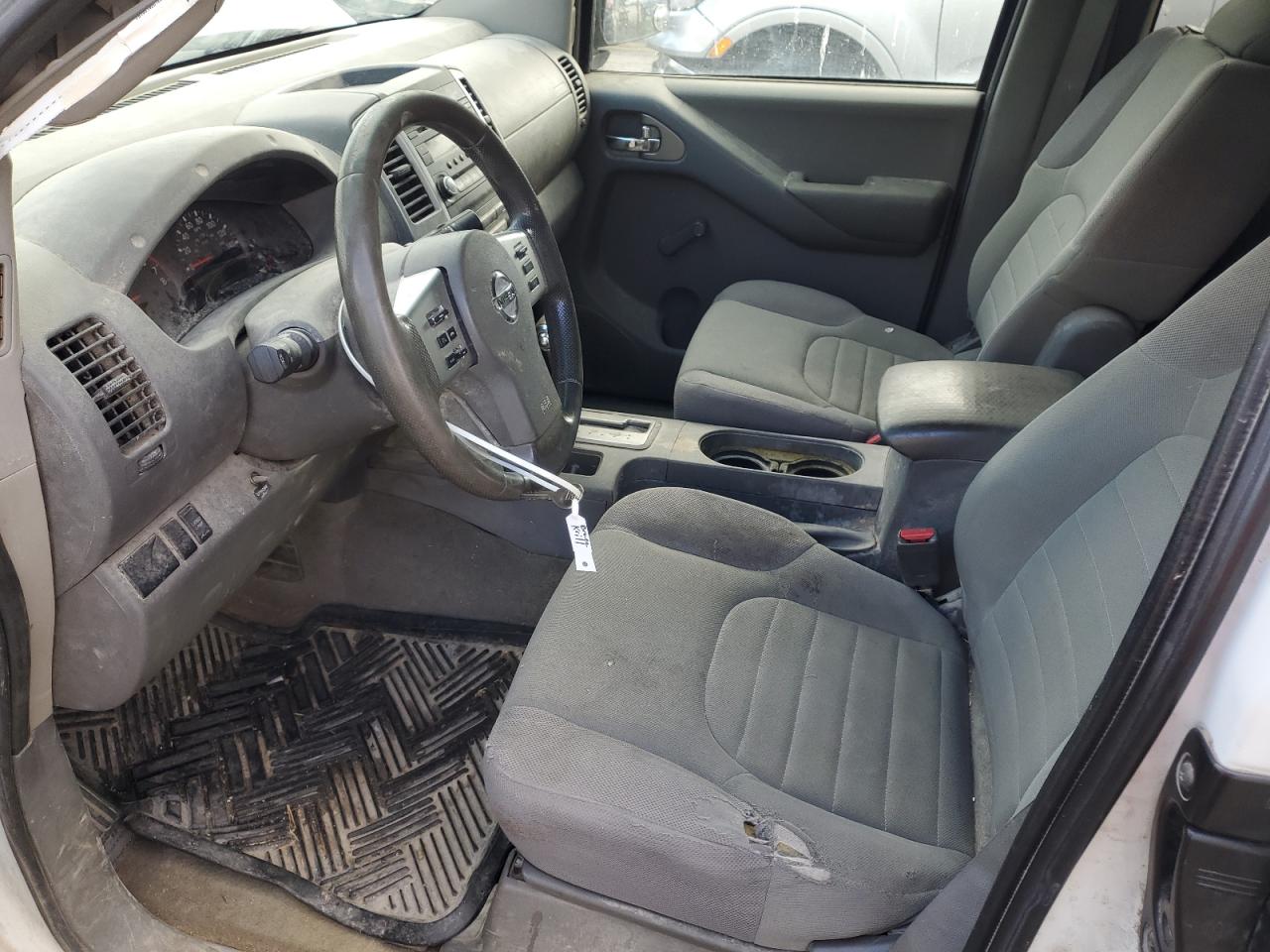 Nissan Frontier S Image 3