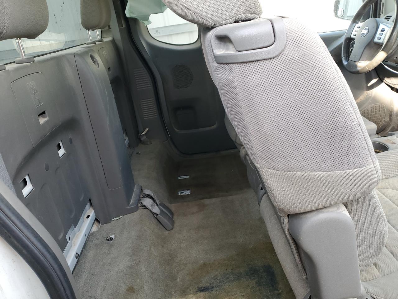 Nissan Frontier S Image 11