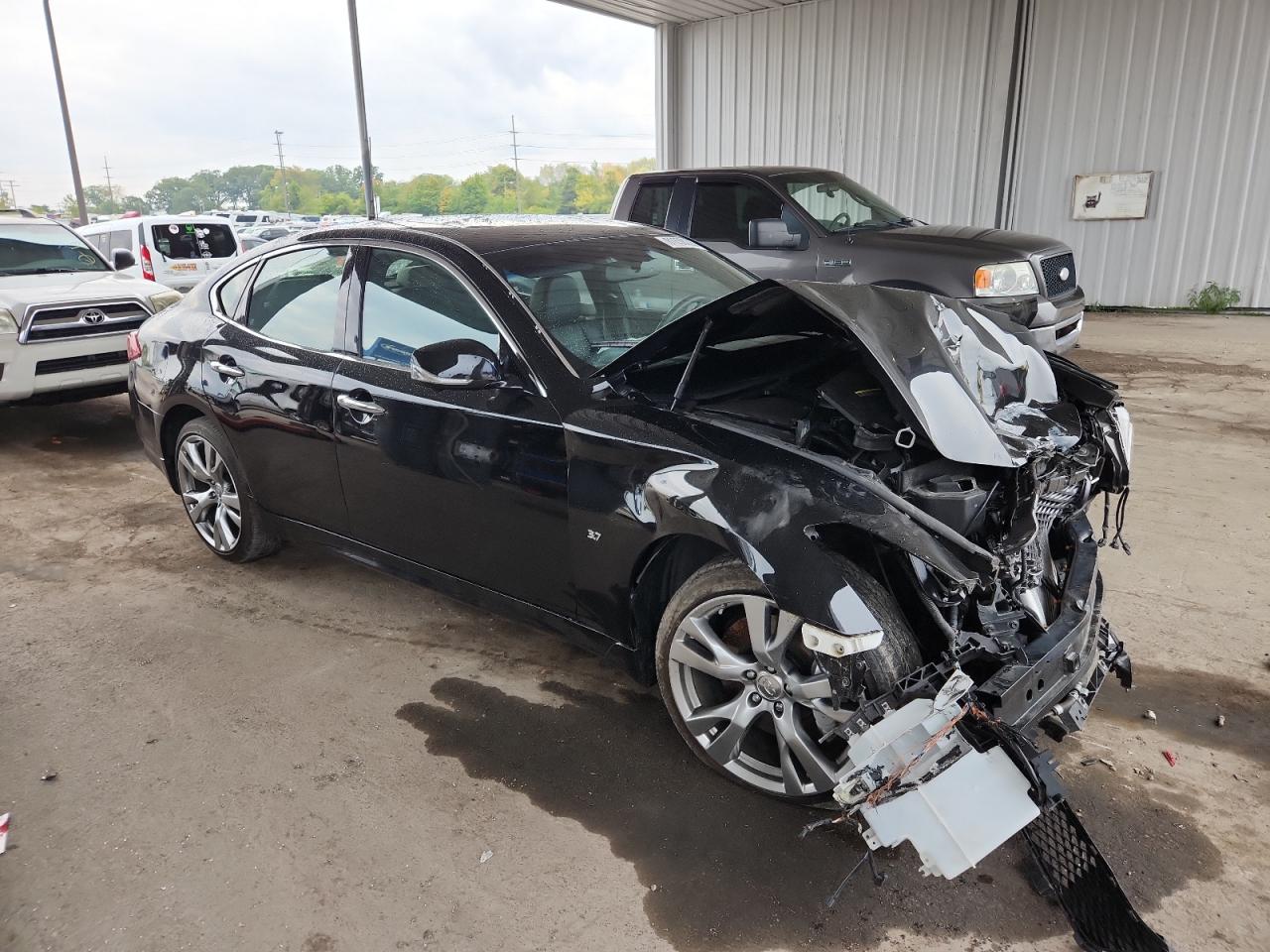INFINITI Q70 3.7 Luxe Image 4
