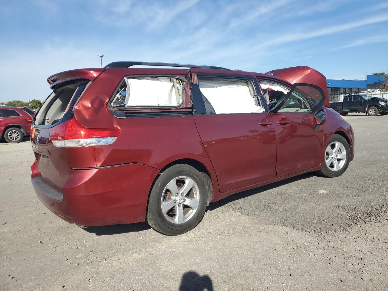 Toyota Sienna Le Image 6