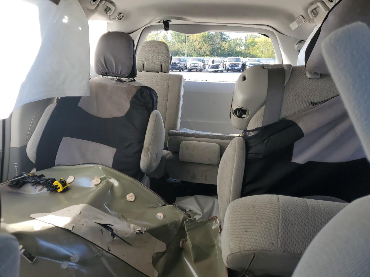 Toyota Sienna Le Image 11