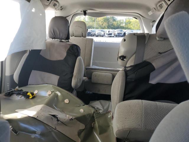 Toyota Sienna Le Image 11