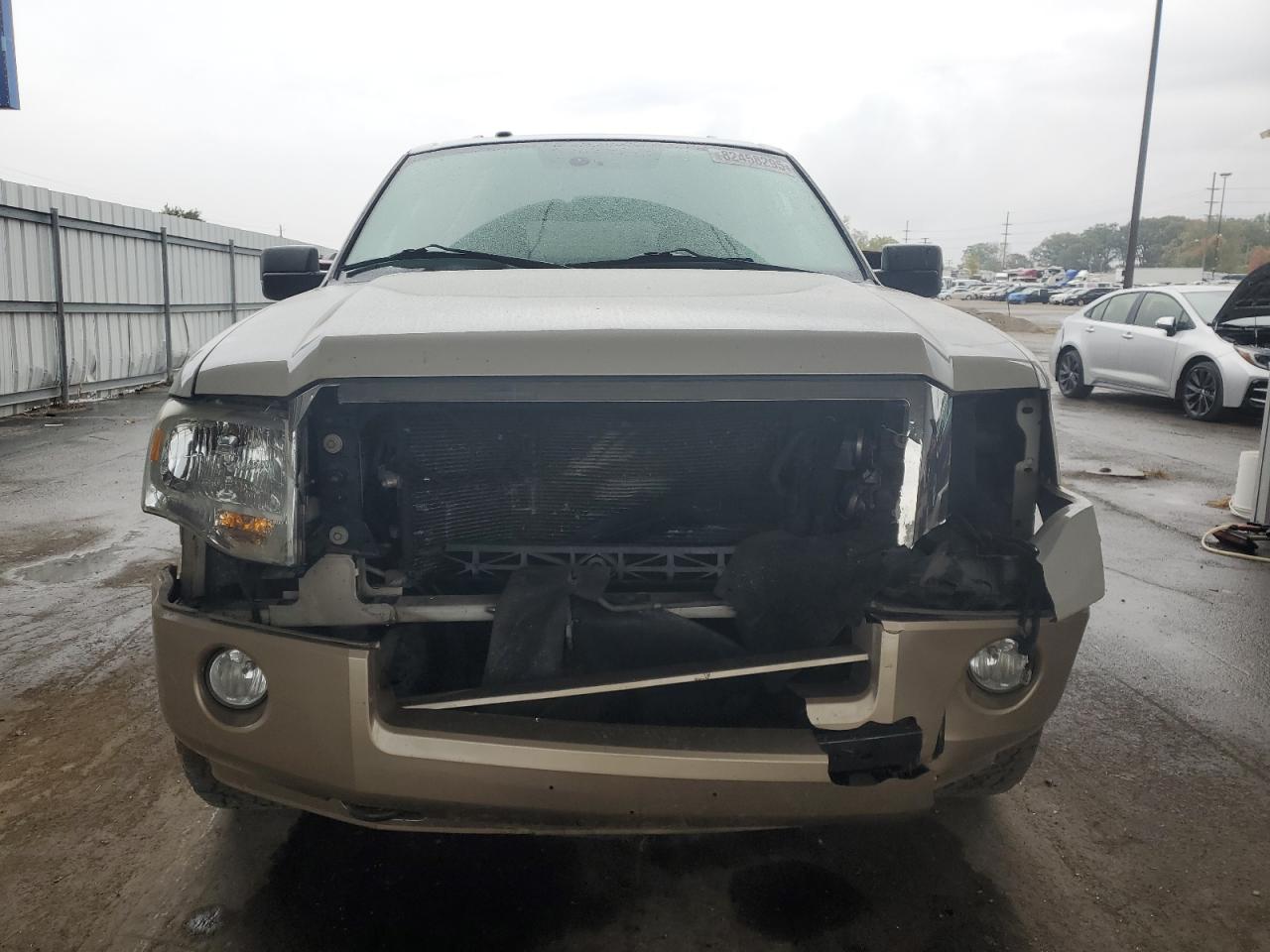 Ford Expedition Xlt Image 3