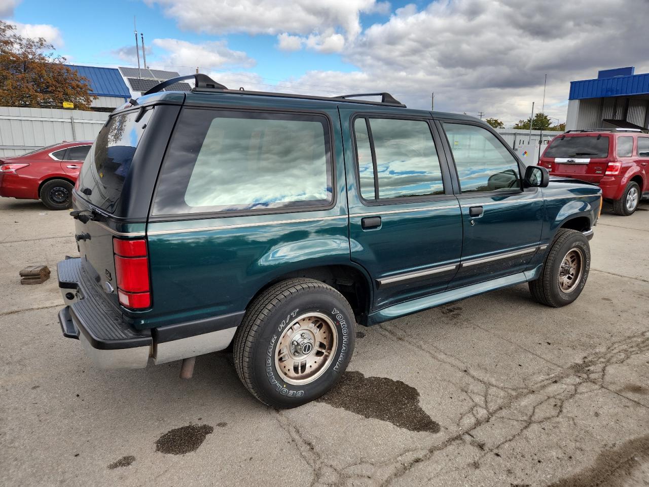 Ford Explorer Image 6