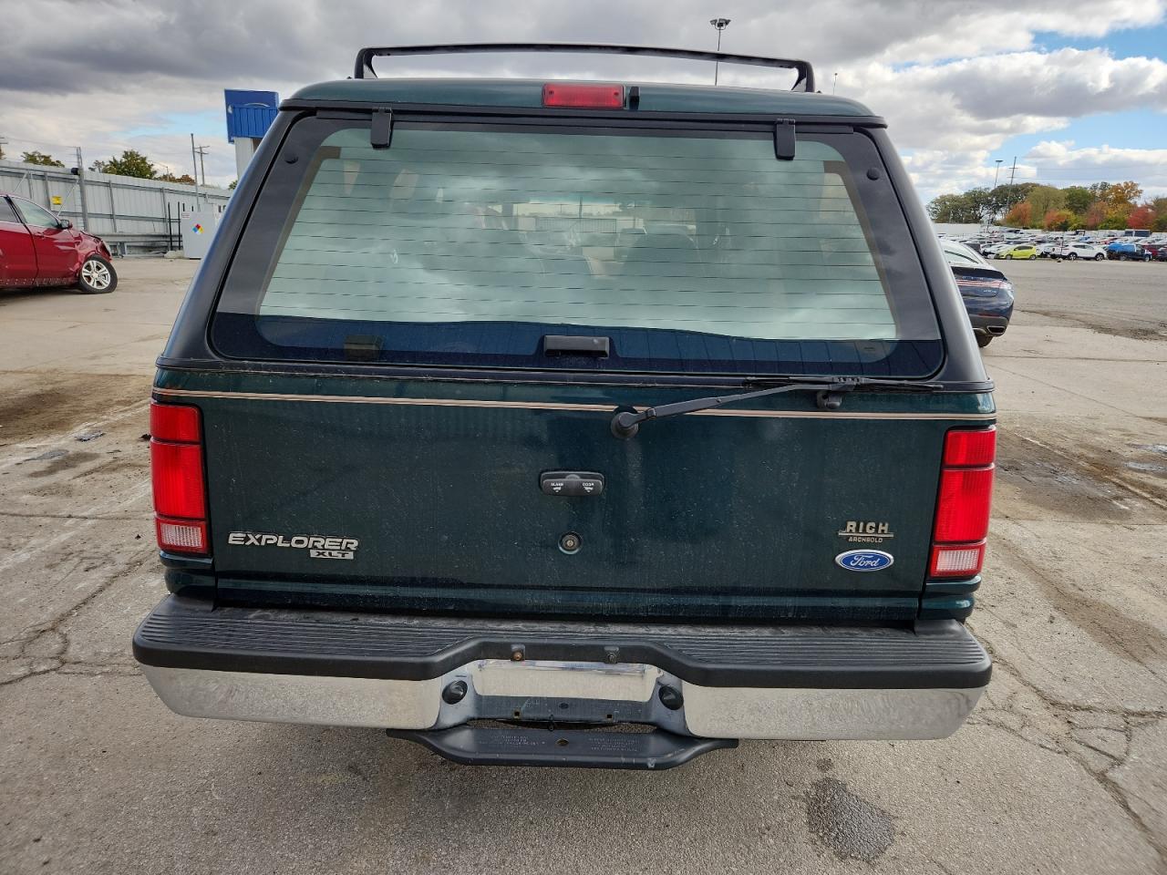 Ford Explorer Image 5