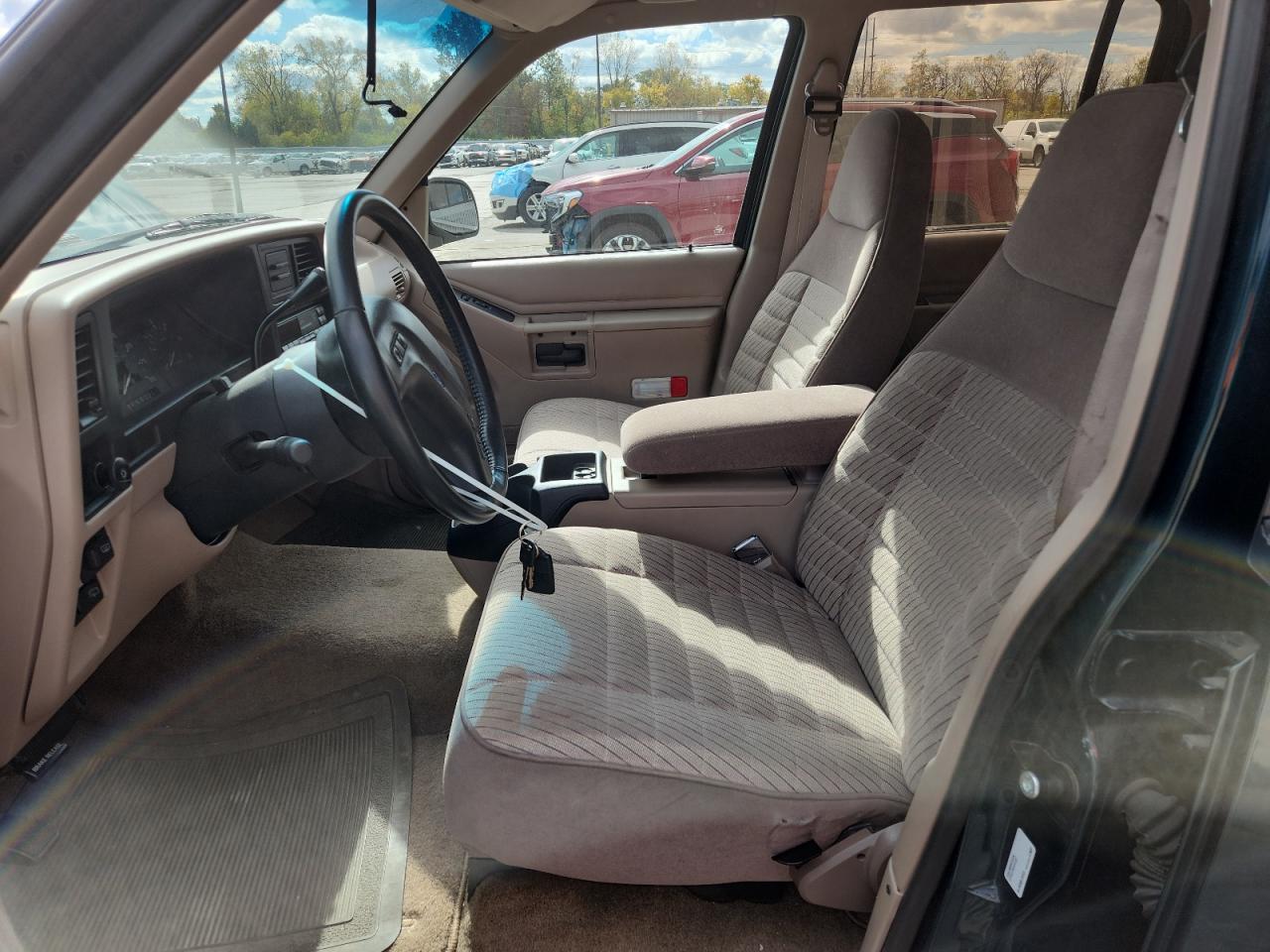 Ford Explorer Image 10