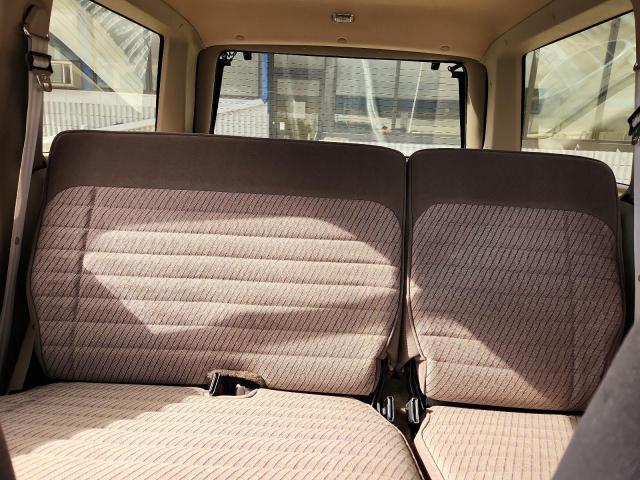 Ford Explorer Image 13