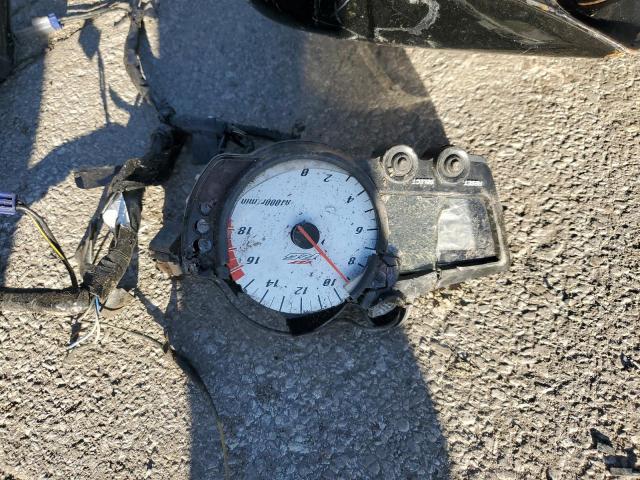 Yamaha Yzf L Image 8