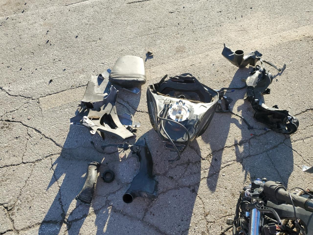 Yamaha Yzf L Image 9