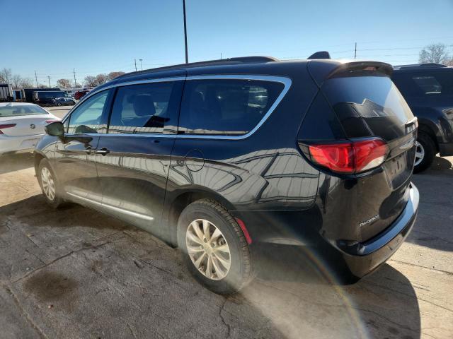 Chrysler Pacifica Touring L Image 3