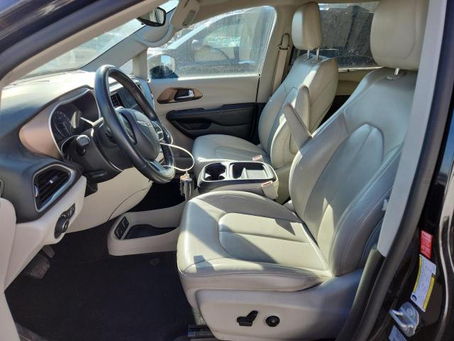 Chrysler Pacifica Touring L Image 4