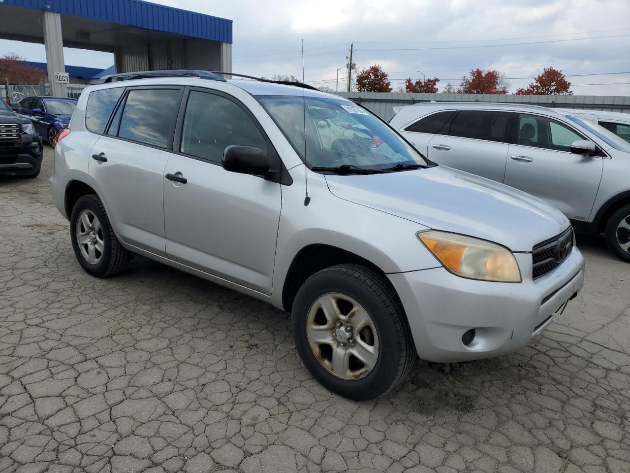 Toyota RAV4 Image 12