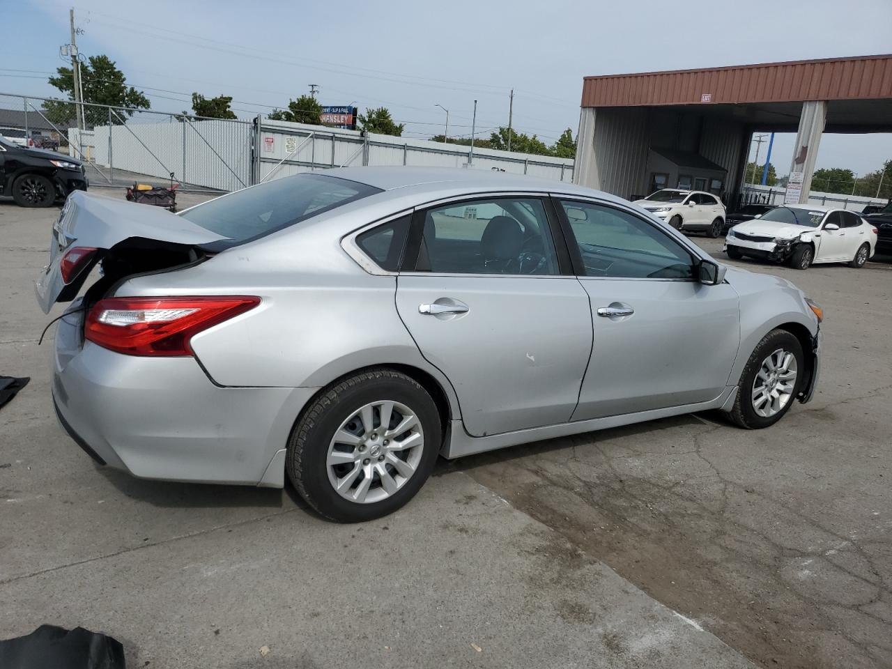 Nissan Altima 2.5 Image 3