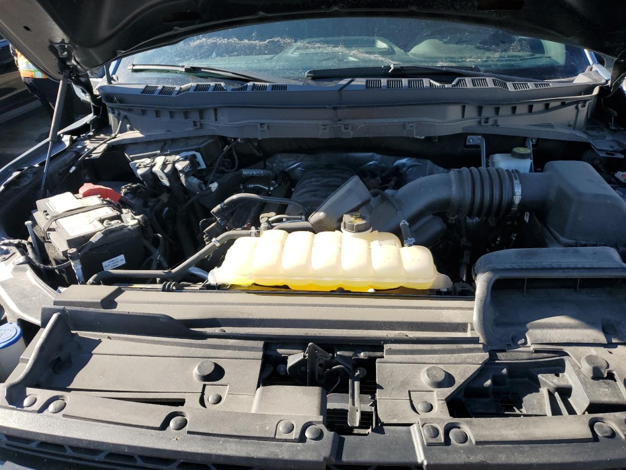 Ford F-150 Supercrew Image 11