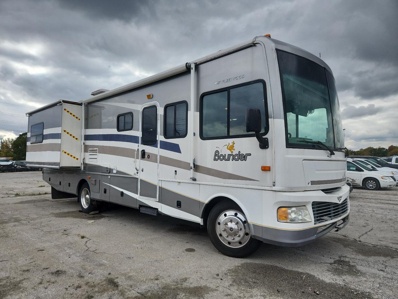 Ford F-550 Super Duty Stripped Chassis Image 1