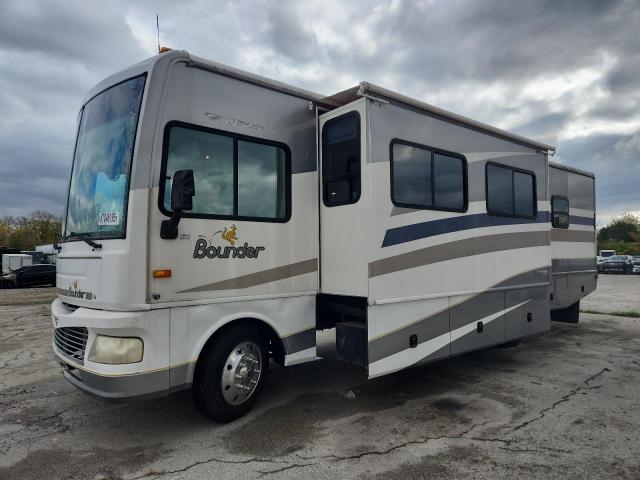 Ford F-550 Super Duty Stripped Chassis Image 2