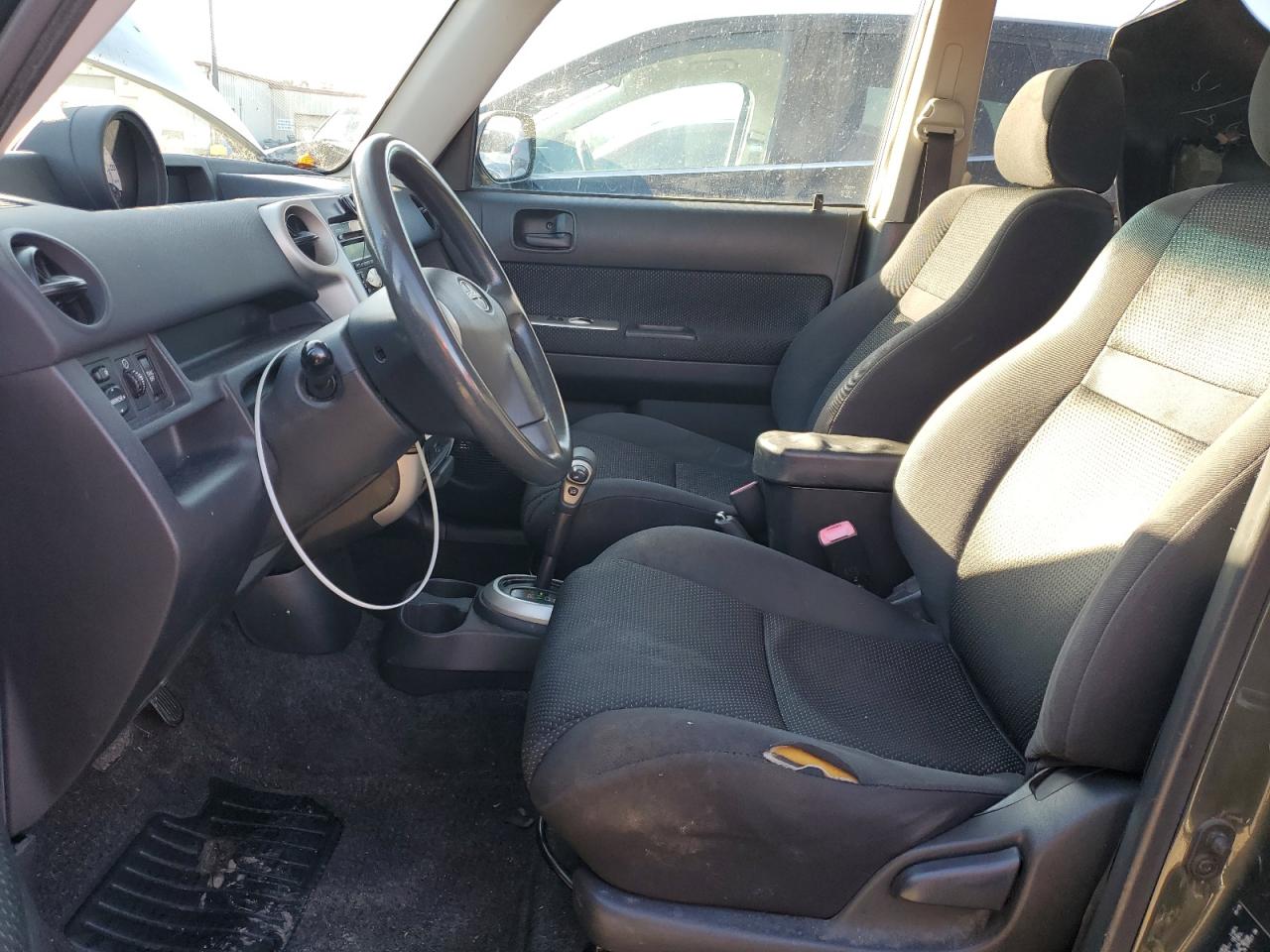 Toyota Scion Xb Image 13