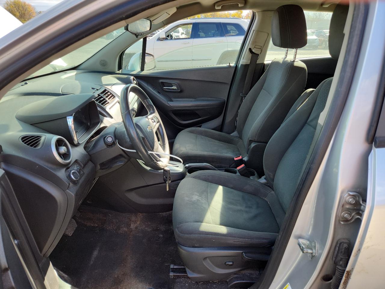 Chevrolet Trax Ls Image 4