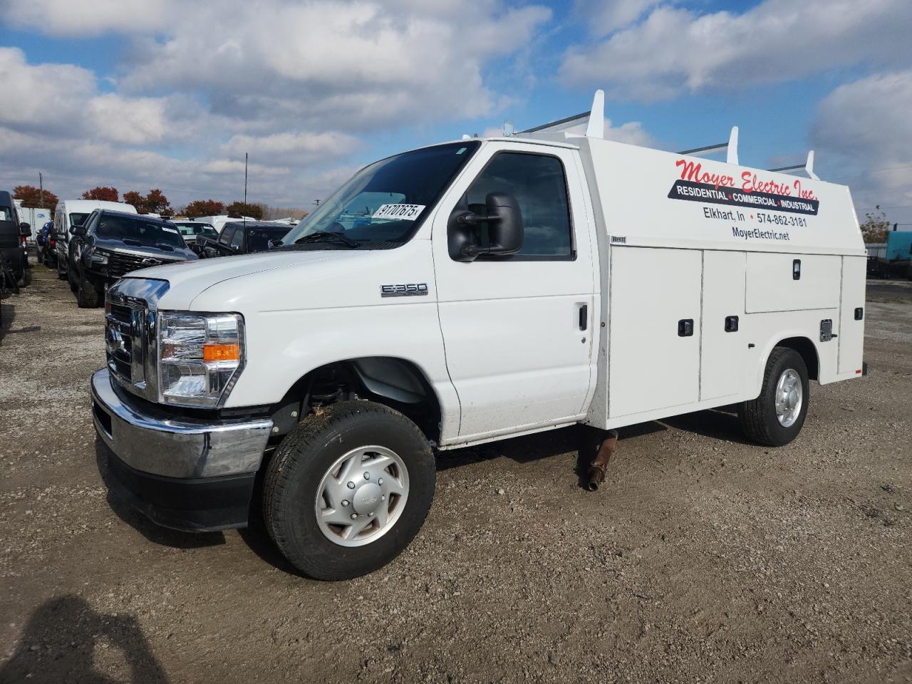 Ford Econoline E350 Super Duty Cutaway Van Image 1