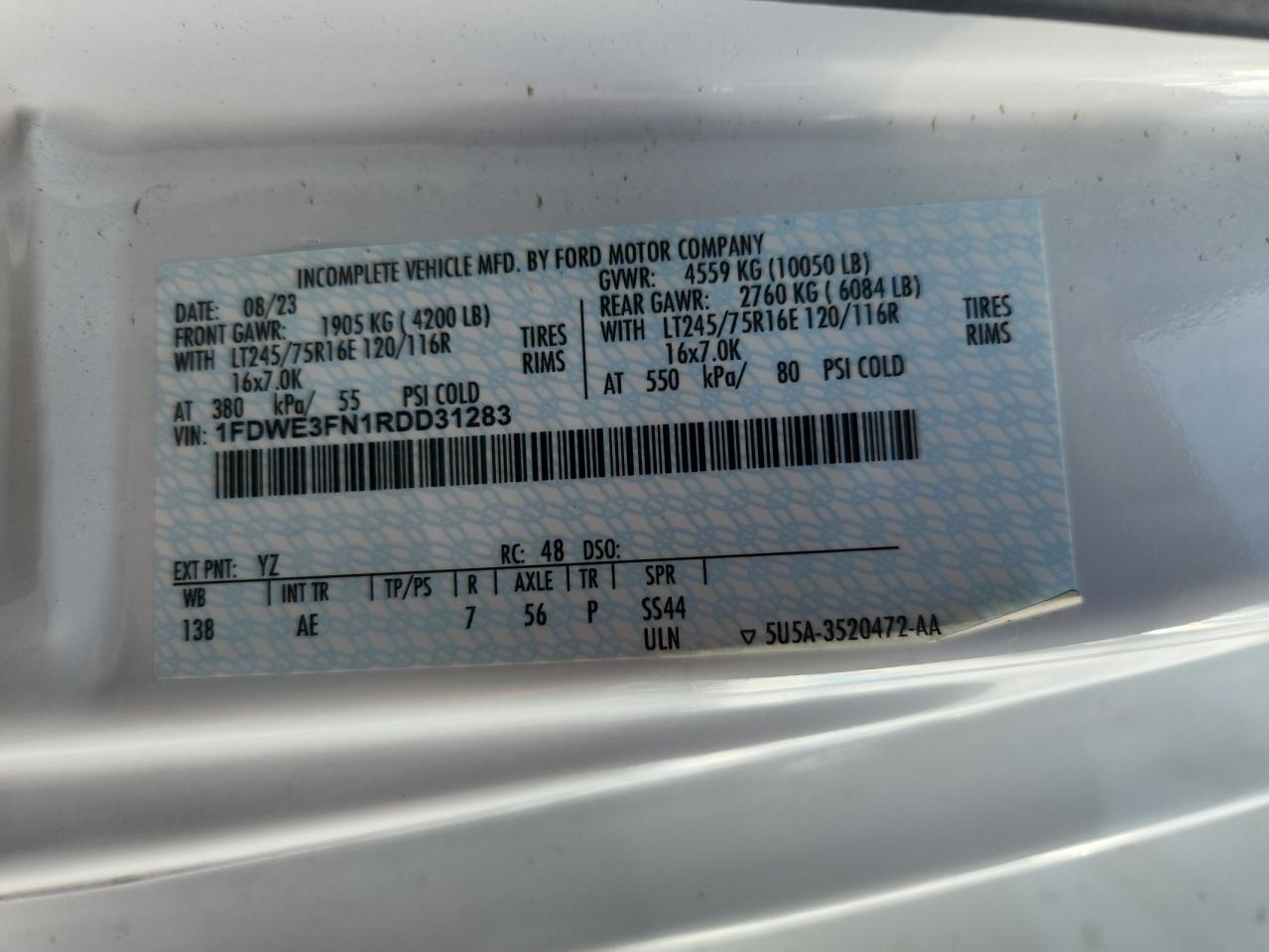 Ford Econoline E350 Super Duty Cutaway Van Image 5