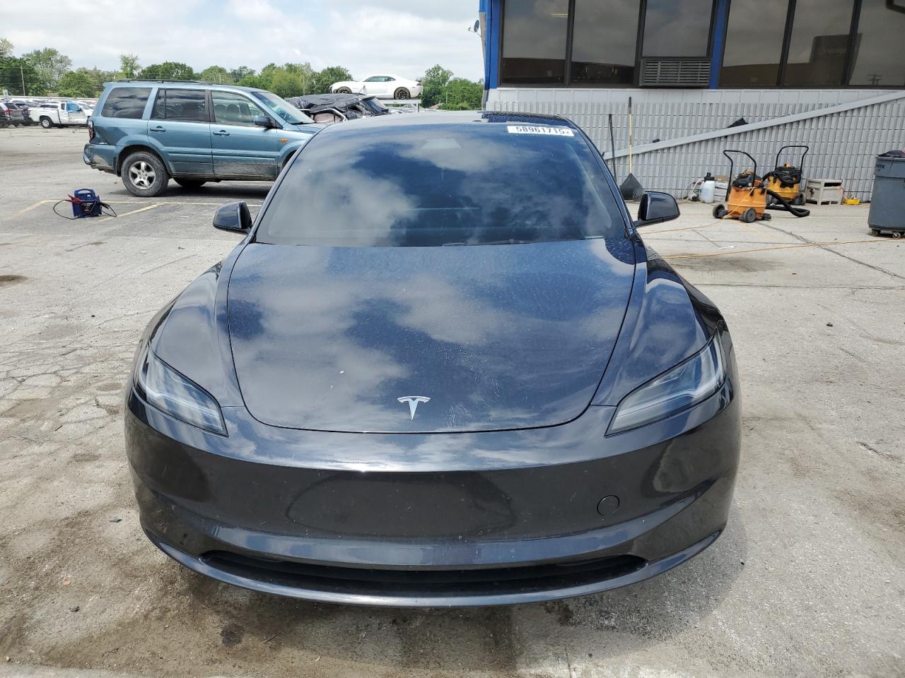 Tesla Model 3 Image 4