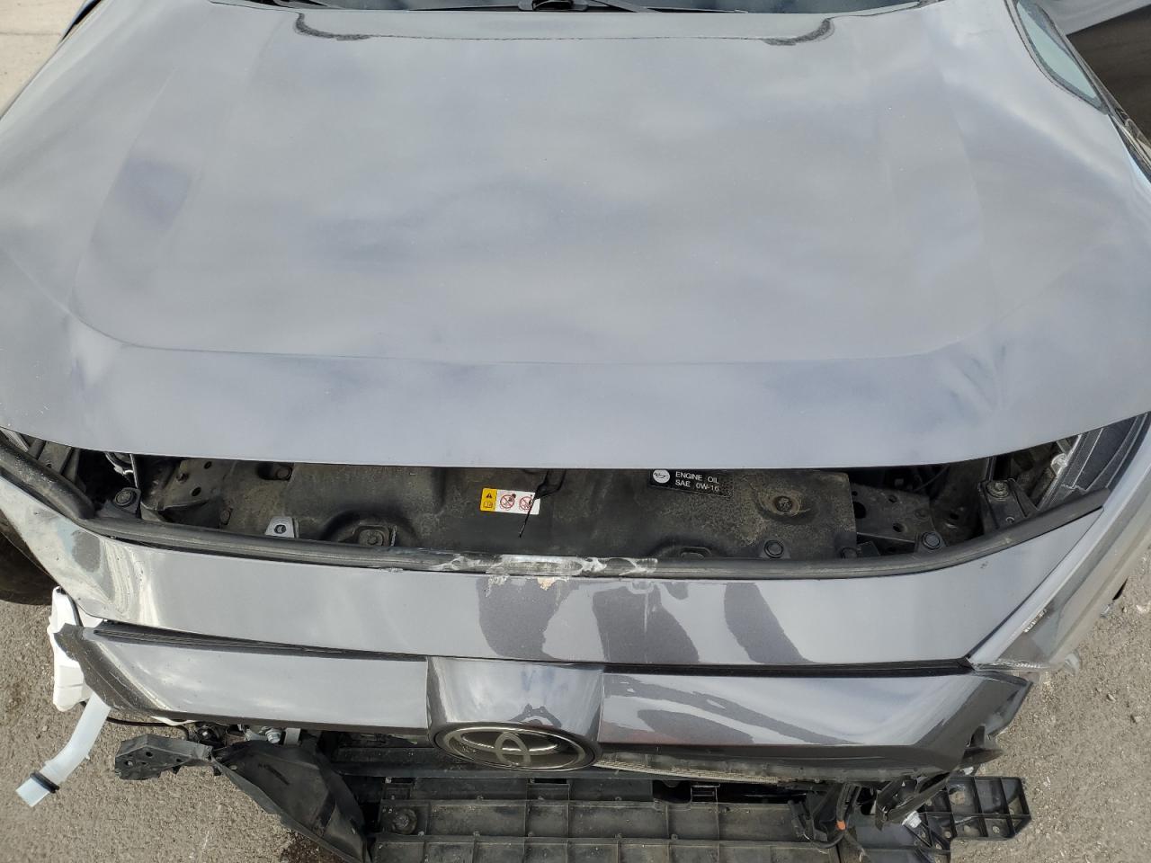 Toyota RAV4 Le Image 9