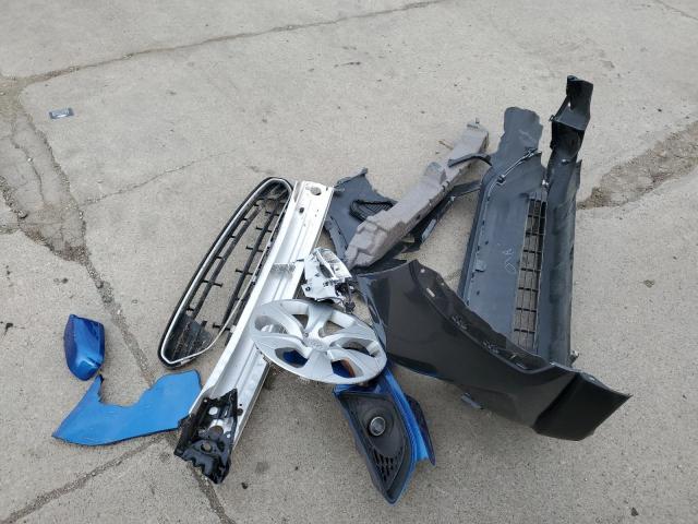 Toyota RAV4 Le Image 14