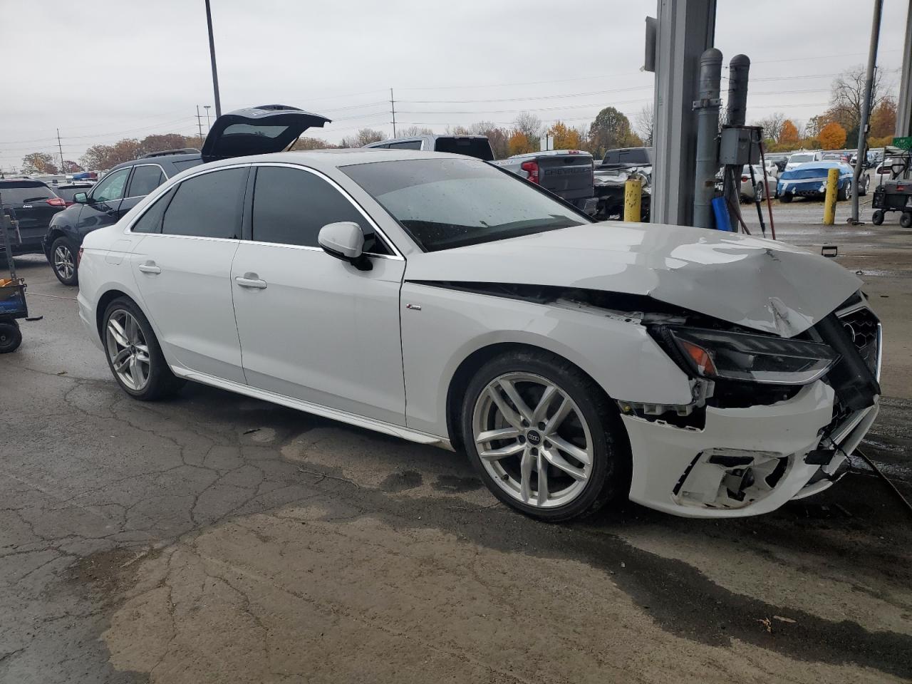 Audi A4 Premium Plus 45 Image 4