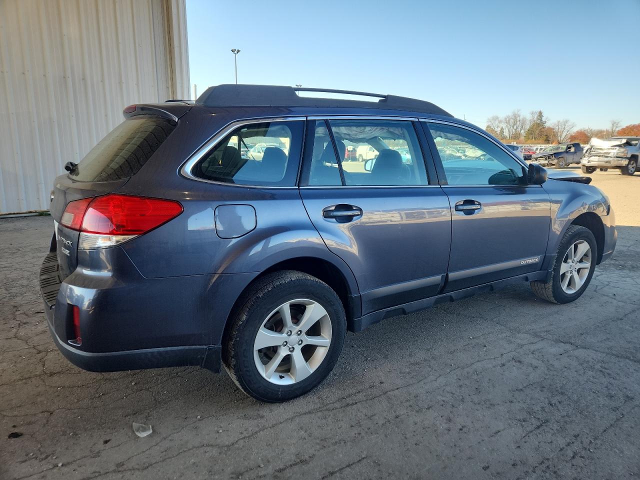 Subaru Outback 2.5i Image 5