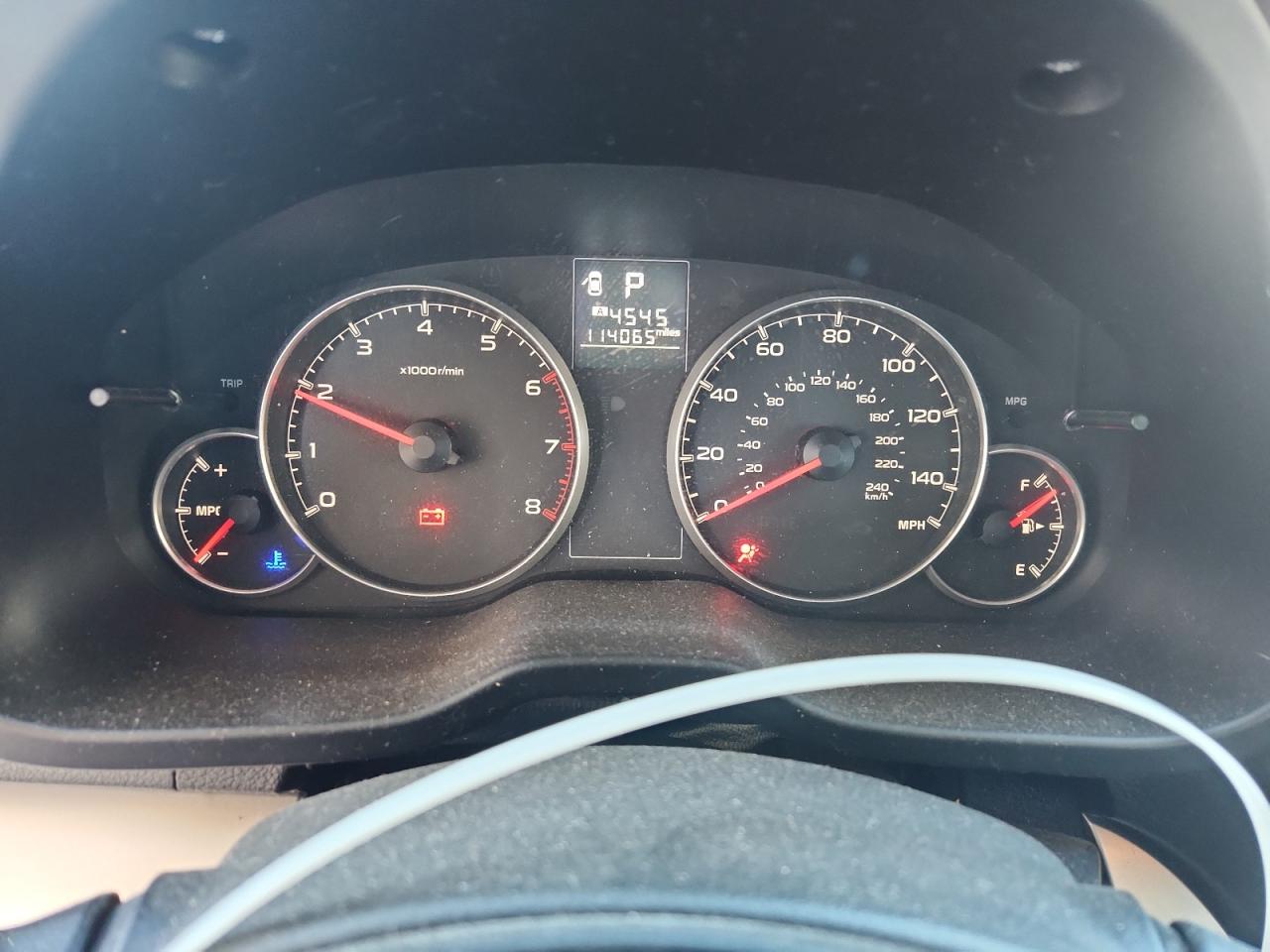 Subaru Outback 2.5i Image 8