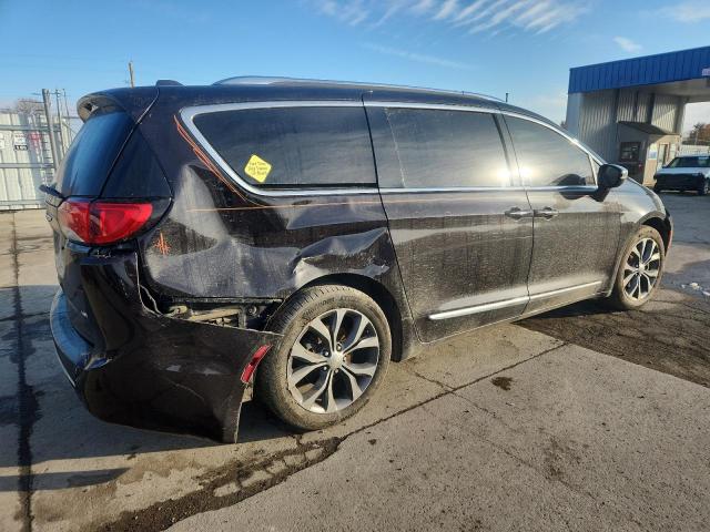 Chrysler Pacifica Limited Image 3