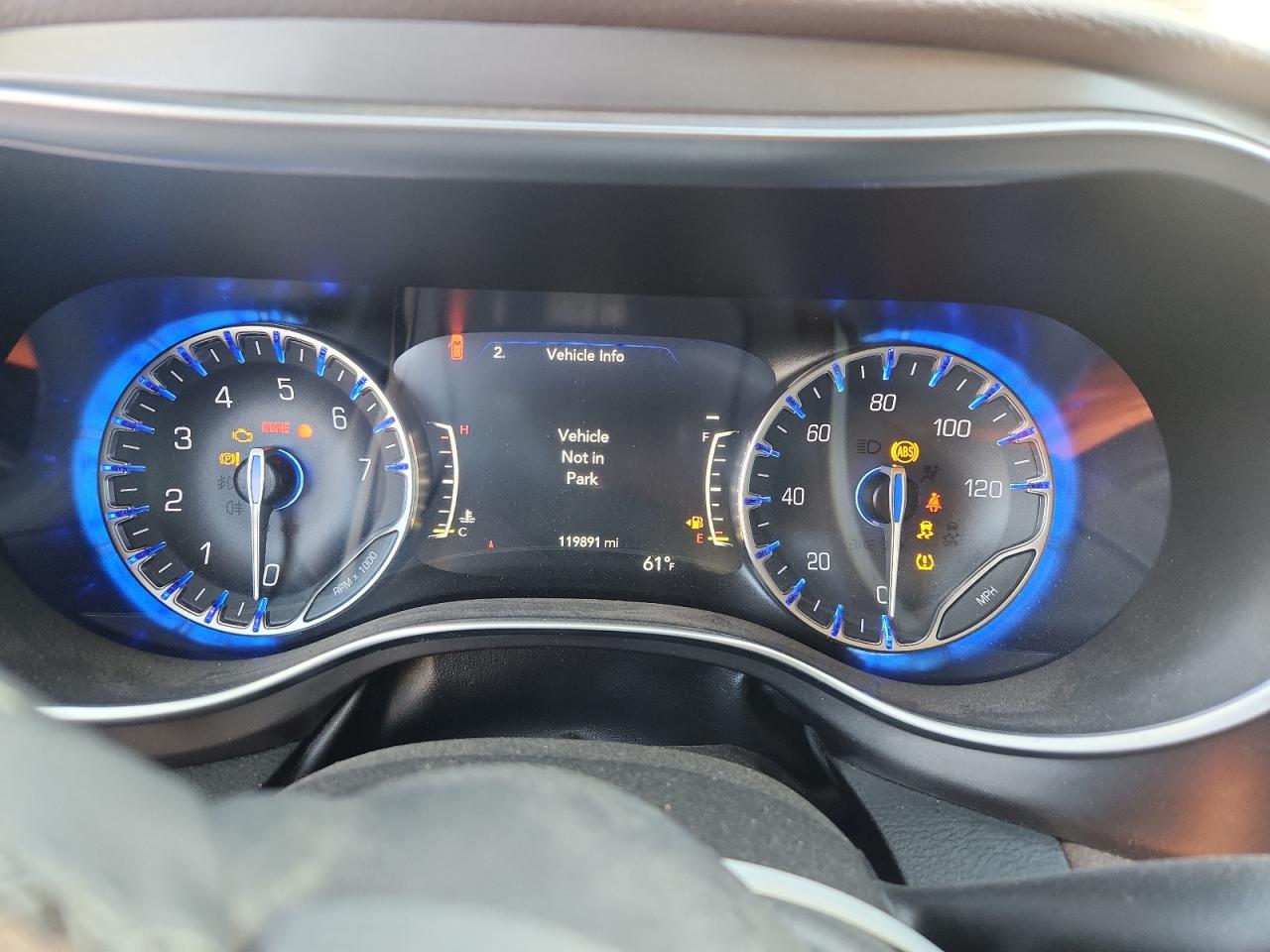 Chrysler Pacifica Limited Image 11