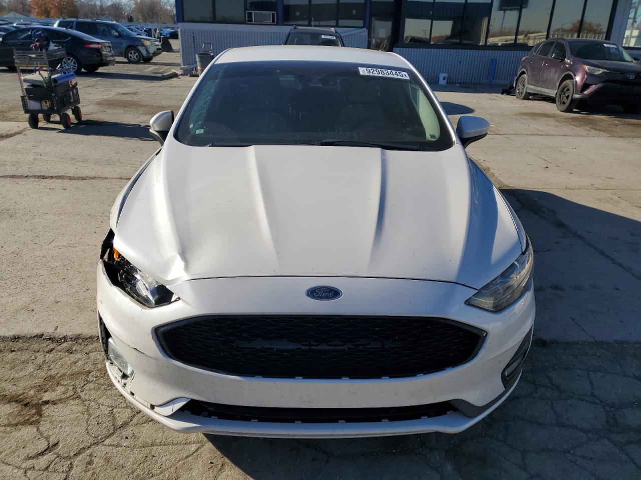 Ford Fusion Se Image 4