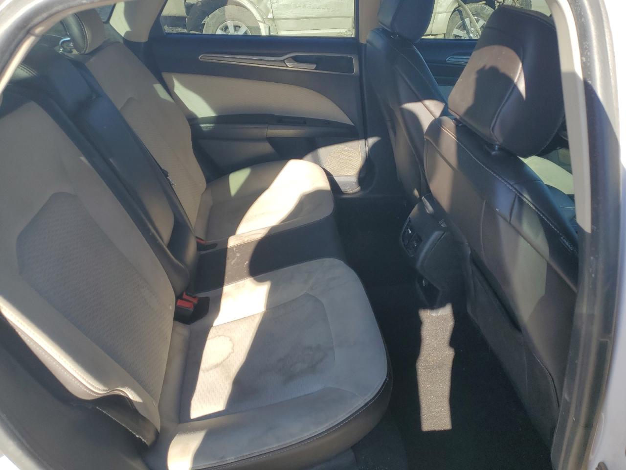 Ford Fusion Se Image 9