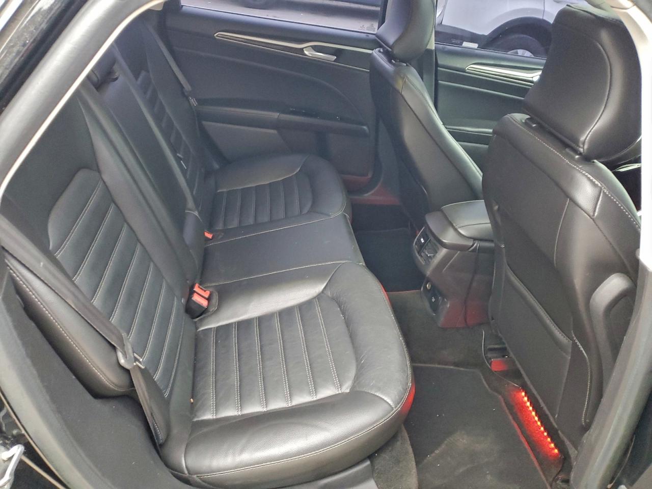 Ford Fusion Se Image 5