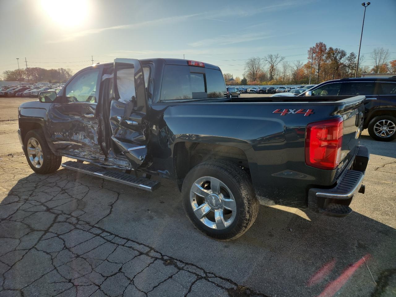 Chevrolet Silverado K1500 Ltz Image 2