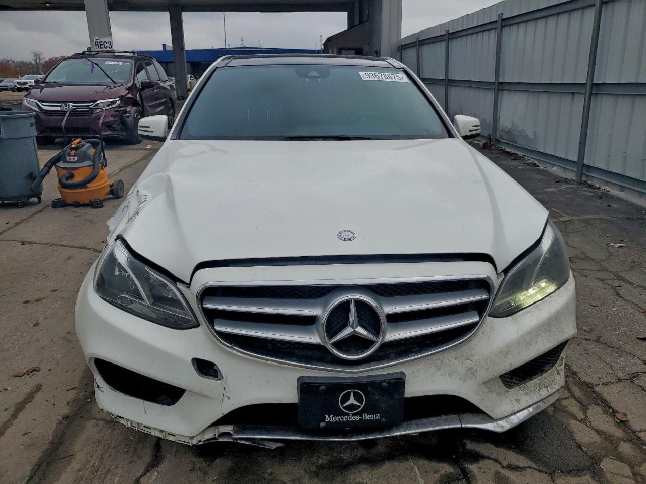 Mercedes-Benz E-Class 350 Image 11