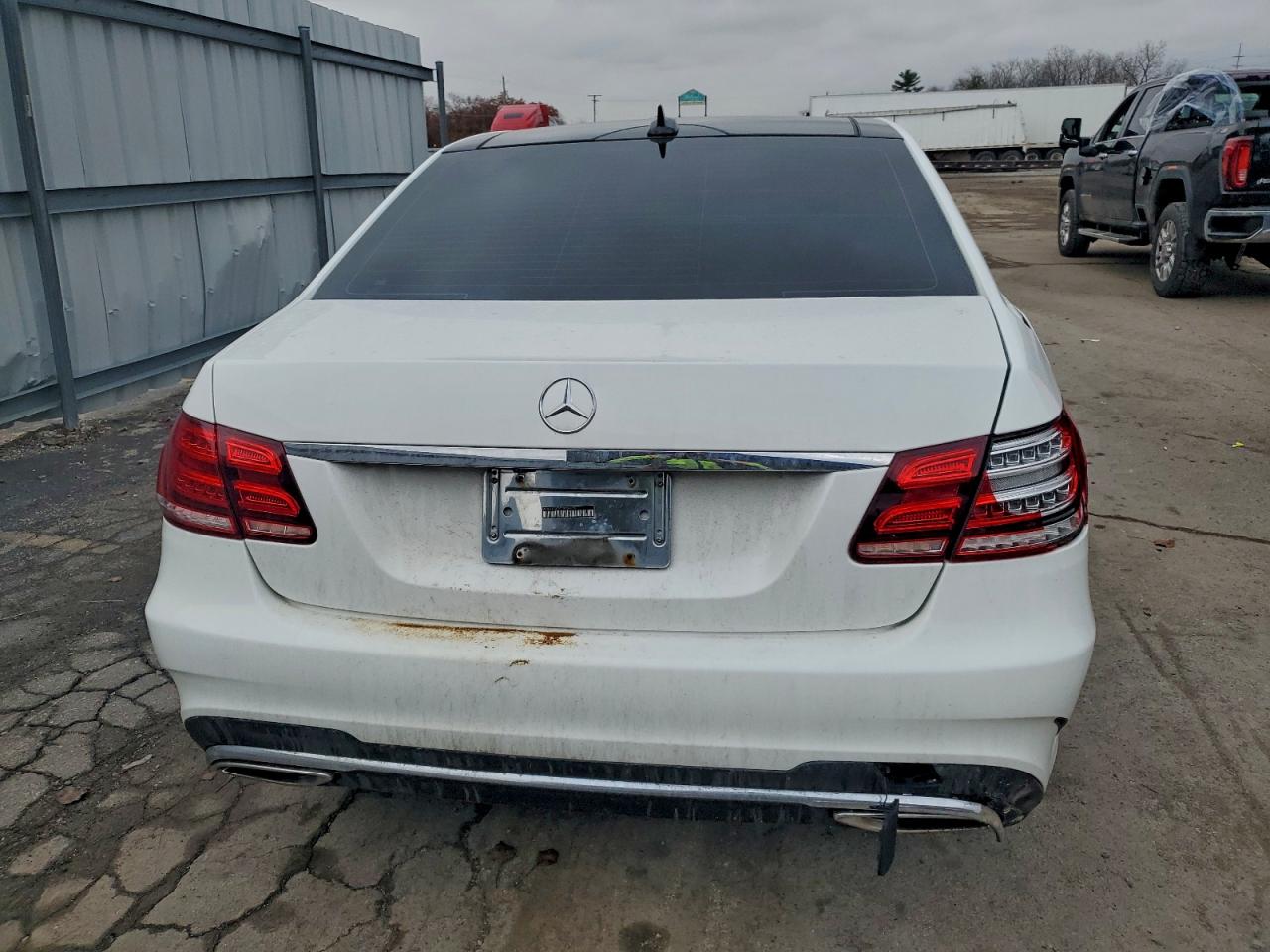 Mercedes-Benz E-Class 350 Image 8