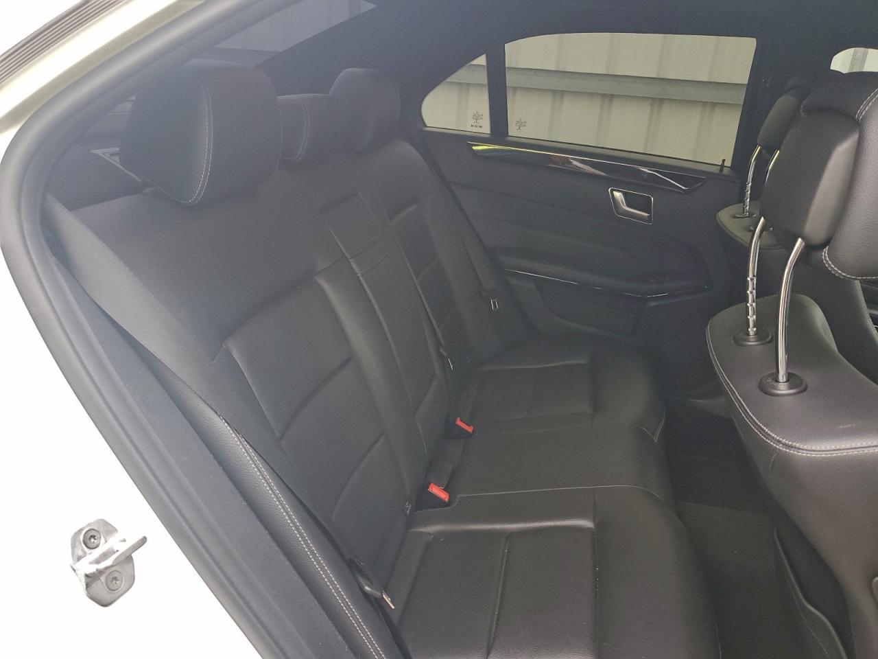 Mercedes-Benz E-Class 350 Image 9