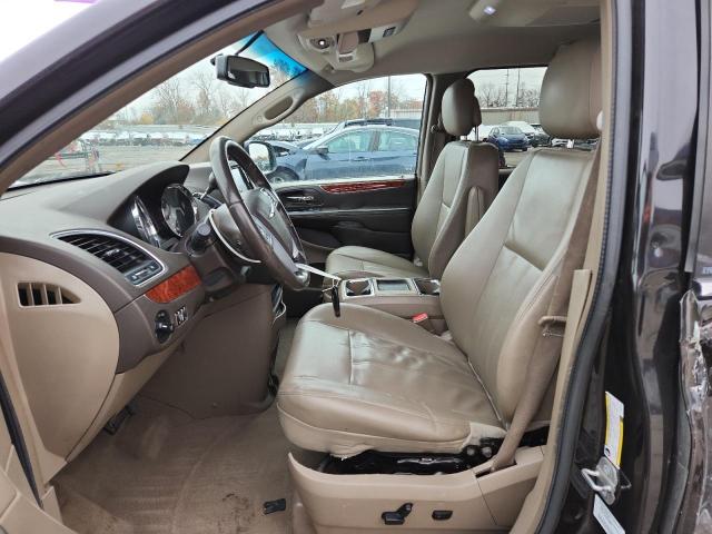 Chrysler Minivan Touring Image 5